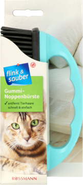 Flink&Sauber Gummi-Noppenbürste: rubber pet hair brush with blue handle, cat on package. Front view.