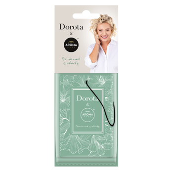 Miętowy sachet celulozy zapachowej Dorota & Aroma Home (Tymianek i Oliwa), z uśmiechniętą kobietą.