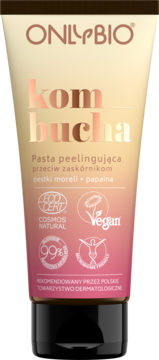 OnlyBio Kombucha peelingująca pasta przeciw zaskórnikom, beżowo-różowa tubka z napisem kombucha, widok z przodu.