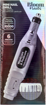 Bloom Nails mini frezarka do paznokci w szarym opakowaniu z holograficznym tłem, widoczny sprzęt i 6 frezów.