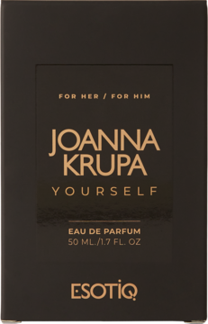Ciemna, prostokątna paczka wody perfumowanej Joanna Krupa Yourself 50ml unisex, napis EAU DE PARFUM.
