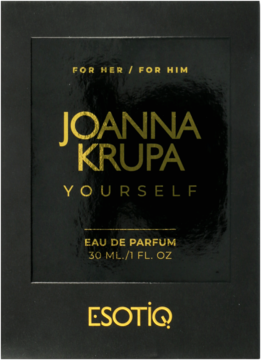 Czarne kartonowe opakowanie perfum Joanna Krupa Yourself Eau de Parfum 30ml z złotym napisem, widok z przodu.