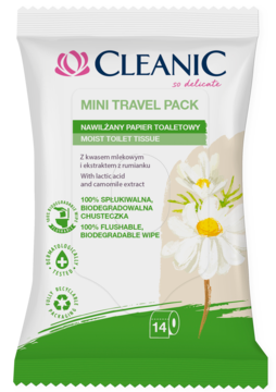 Cleanic Mini Travel Pack: biała saszetka nawilżanego papieru toaletowego z rumiankiem, biodegradowalny, widok z przodu.