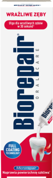 Pasta Biorepair Wrażliwe Zęby, biała tubka z czerwonym tłem i ilustracją zęba, odbudowuje szkliwo, widok z przodu.