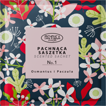Kwadratowa saszetka zapachowa Pachmaga Osmanthus i Paczula. Ciemne tło z kwiatowym wzorem w czerwieni i zieleni, widok z przodu.