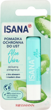 Isana Pomadka ochronna Aloe Vera w jasnoniebieskim sztyfcie, w kartonowym opakowaniu z liśćmi aloesu.