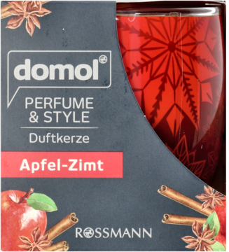 Front opakowania domol PERFUME & STYLE świecy zapachowej Apfel-Zimt, z jabłkiem, cynamonem i czerwoną świecą.