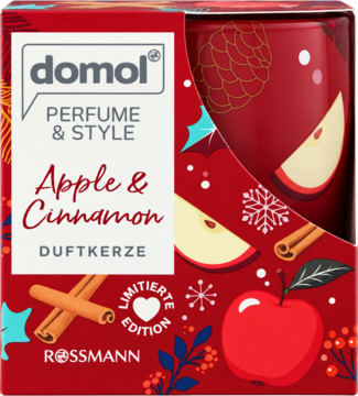Czerwone opakowanie świecy Domol Perfume & Style Jabłko i Cynamon, z jabłkami, cynamonem, świąteczne motywy.