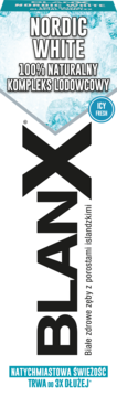 Frontalne opakowanie BlanX Nordic White, biało-niebieska pasta do zębów z naturalnym kompleksem lodowcowym.