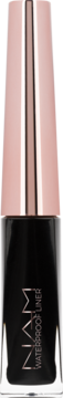 Wodoodporny eyeliner NAM w czarnej buteleczce z miedzianą zakrętką, widok z przodu.