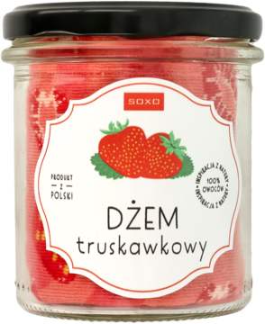 Szklany słoik z czarną nakrętką i etykietą SOXO, wypełniony czerwonymi skarpetami damskimi. Widok z przodu.