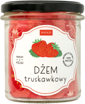 Szklany słoik z czarną nakrętką i etykietą SOXO, wypełniony czerwonymi skarpetami damskimi. Widok z przodu.