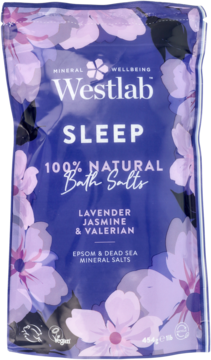 Fioletowa torba Westlab Sleep 100% Natural Bath Salts z lawendą i jaśminem, kwiatowy wzór, widok z przodu.