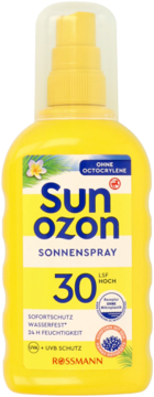 Żółty spray do opalania Sunozon SPF 30, Rossmann, wodoodporny, widok z przodu. Etykieta z informacją o braku mikroplastiku.