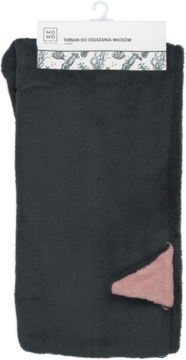 Ciemnoszary, pluszowy turban MOMO do suszenia włosów z różowym uszkiem, złożony. Widok z przodu produktu.
