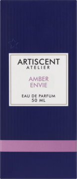 Granatowe opakowanie męskiej wody perfumowanej Artiscent Atelier Amber Envie 50ml z białą etykietą, widok z przodu.