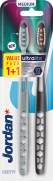 Zestaw 2 ultralekkich szczoteczek Jordan Ultralite z włosiem medium, jasna i ciemna, w opakowaniu 1+1.