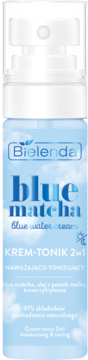 Niebieski krem-tonik 2w1 Bielenda Blue Matcha Blue Water Cream w butelce ze sprayem, widok z przodu.