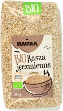 Przezroczyste opakowanie BIO kaszy jęczmiennej Naura, widoczne jasne ziarna i brązowa etykieta z miską.