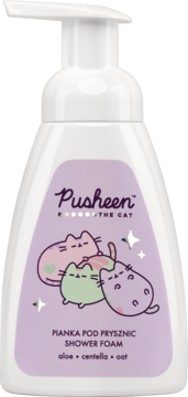 Pusheen pianka pod prysznic, biała butelka z fioletową etykietą, kotami, składem aloe+centella+oat, widok z przodu.