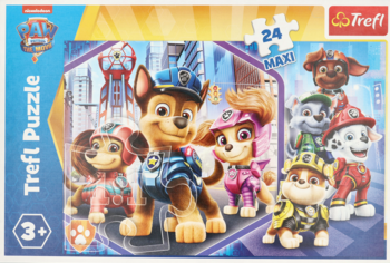 Puzzle Trefl Psi Patrol 24 maxi z Chasem i Skye na tle miasta, pudełko na białym tle, widok z przodu.