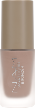 Pionowa butelka NAM Smart Liquid Bronzer w matowym, beżowym odcieniu, z ciemnobrązową nakrętką i srebrnym napisem.