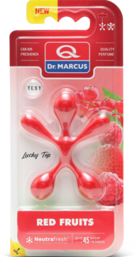 Dr. Marcus Red Fruits odświeżacz samochodowy, czerwona figurka w kształcie kwiatu, na blistrze z owocami.