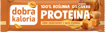 Brązowy baton Dobra Kaloria PROTEINA: orzechowo-karmelowy, 100% roślinny, 0% cukru, widok z przodu opakowania.