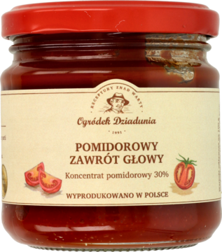 Przezroczysty słoik koncentratu pomidorowego 30% "Pomidorowy Zawrót Głowy", czerwona zakrętka, etykieta z pomidorami.