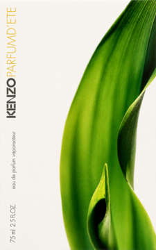 Białe pudełko Kenzo Parfum D'Ete, 75 ml, z dużym zielonym liściem na froncie i pionowym złotym napisem.
