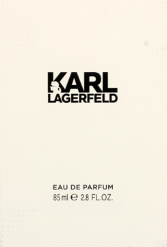 Kremowe, matowe pudełko Karl Lagerfeld Eau de Parfum 85ml z czarnym napisem, widok frontalny.