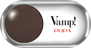 Pupa Vamp! Matt, ciemny brązowy matowy cień do powiek w srebrnym, podłużnym opakowaniu z napisem Vamp! PUPA.