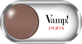 Vamp! Matt PUPA cień do powiek w matowym ciepłym brązie, w srebrnym owalnym opakowaniu, widok z przodu.