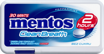 Biały dyspenser Mentos CleanBreath 30 miętowych pastylek bez cukru, widok z góry, z napisem "2 godziny".