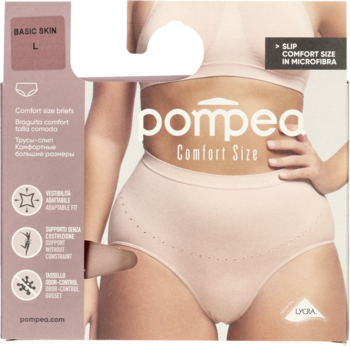 Jasnoróżowe, bezszwowe figi Pompea Comfort Size na modelce, z widocznym opakowaniem z lewej strony.