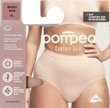 Nude figi Pompea Comfort Size z mikrofibry na modelce, z widocznym lewym fragmentem opakowania BASIC SKIN.