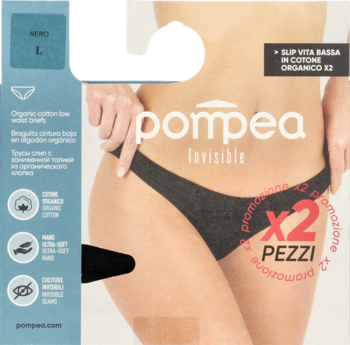 Opakowanie dwóch par czarnych fig Pompea Invisible z niskim stanem, bawełna organiczna, widok na modelce.