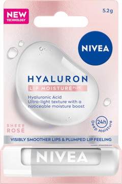 NIVEA Hyaluron Rose lip balm w biało-różowym opakowaniu blister, przód opakowania i część sztyftu widoczne.