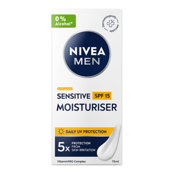 NIVEA MEN Sensitive Ochronny krem nawilżający SPF 15, białe opakowanie z niebieskim logo, widok z przodu.
