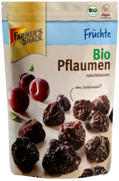 Farmer's Snack Bio suszone śliwki w jasnym opakowaniu, widok z przodu, zilustrowane świeżymi owocami.