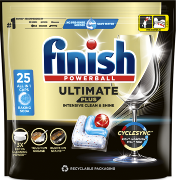Złota paczka Finish Ultimate Plus 25 tabletek do zmywarki z Baking Sodą i lśniącą szklanką, widok z przodu.