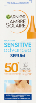Garnier Ambre Solaire Sensitive Advanced Serum SPF 50+ w białym opakowaniu, ochrona dla skóry wrażliwej, widok z przodu.