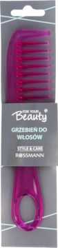 Transparentny fioletowy grzebień z szerokimi zębami Rossmann w szarym opakowaniu, widok z przodu.