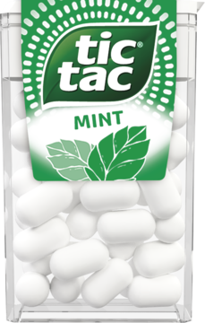 Tic Tac Mint, przezroczyste opakowanie z białymi, podłużnymi drażetkami miętowo-waniliowymi. Widok z przodu na zieloną etykietę.