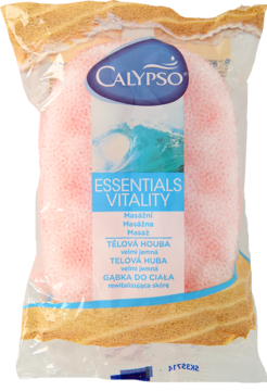 Opakowana różowa, owalna gąbka kąpielowa Calypso Essentials, widok z przodu. Z teksturą do masażu, rewitalizująca skórę.