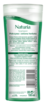 Tył zielonej butelki szamponu Naturia z pokrzywą i zieloną herbatą, etykieta ze składem i kodem kreskowym.