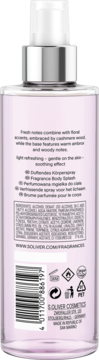 Tył różowej butelki s.Oliver So Pure Fragrance Body Splash, z widocznym składem i kodem kreskowym.