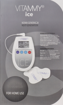 Vitammy Ice elektrostymulator: białe, owalne urządzenie z ekranem i dwoma elektrodami, na szarym opakowaniu.