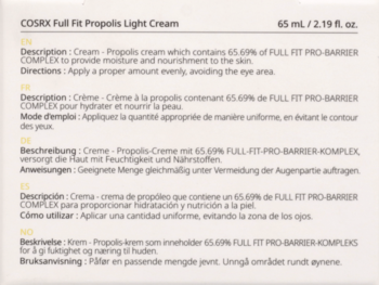 Tył opakowania COSRX Full Fit Propolis Light Cream 65ml, widok z bliska na etykietę z opisem w wielu językach.