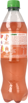 Tył butelki Mirinda Pink Grapefruit 0,5L, napoju gazowanego bez cukru ze słodzikami, widoczna etykieta z tabelą wartości.